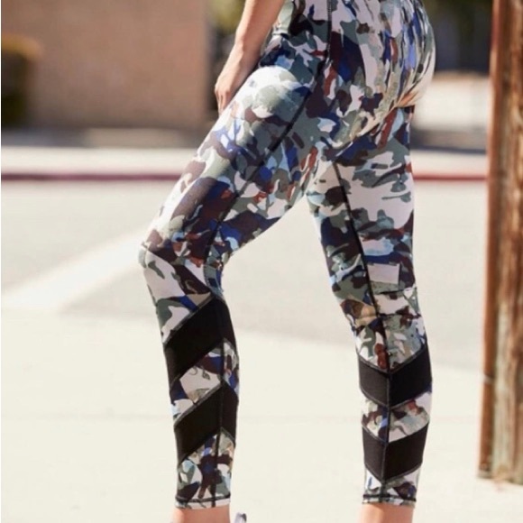 FP Movement by Free People High-Rise Daybreak Leggings Size Small - Picture 3 of 7